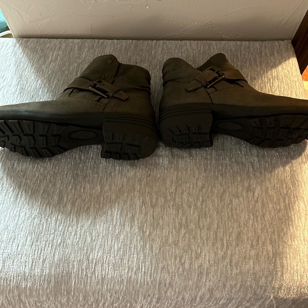 Earth Spirit ankle brown boots